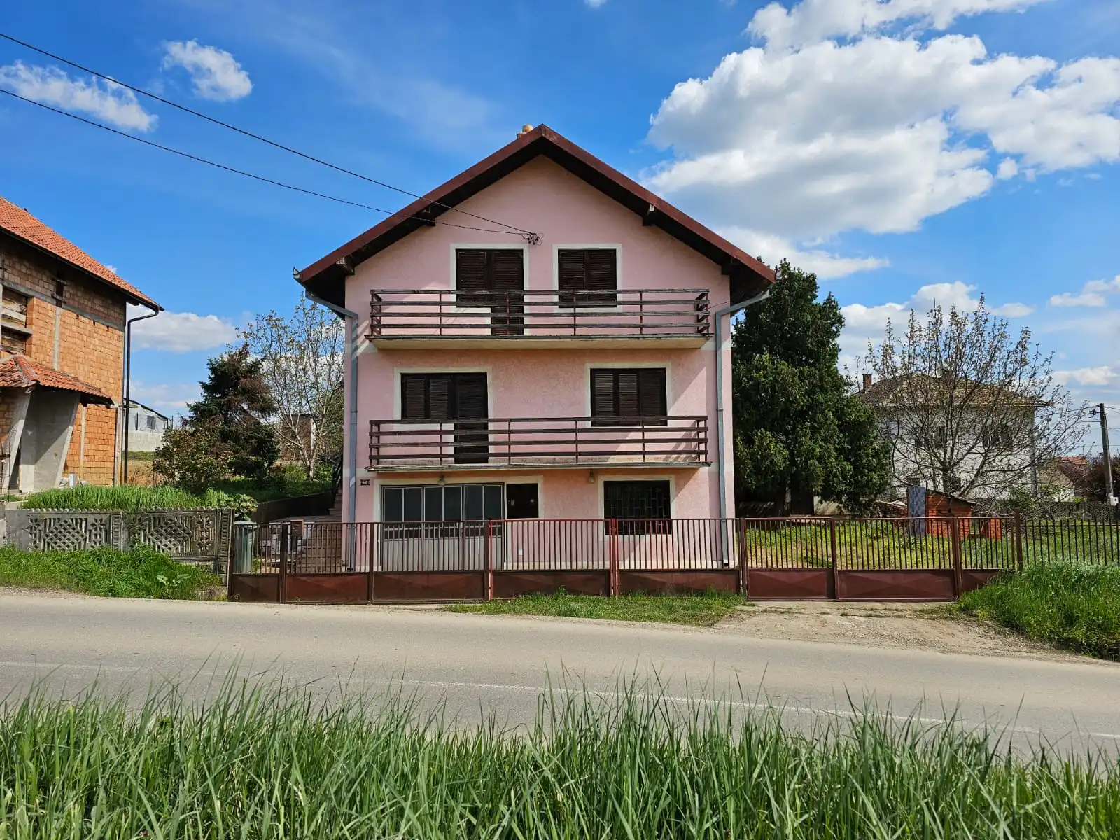 Kuća na prodaju Zaklopača – spoljašnost